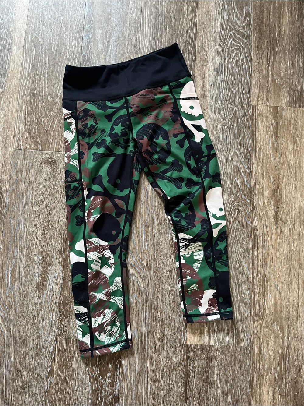XS CVG Badass Reversible capris